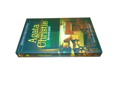 Kot wśród gołębi