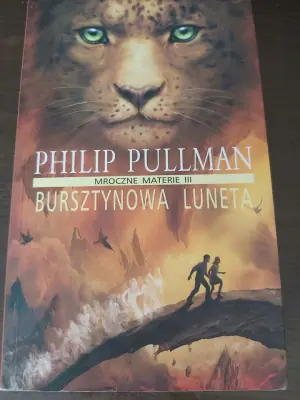 Bursztynowa luneta. Mroczne materie III. 