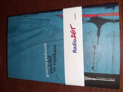 Pudełko ze szpilkami