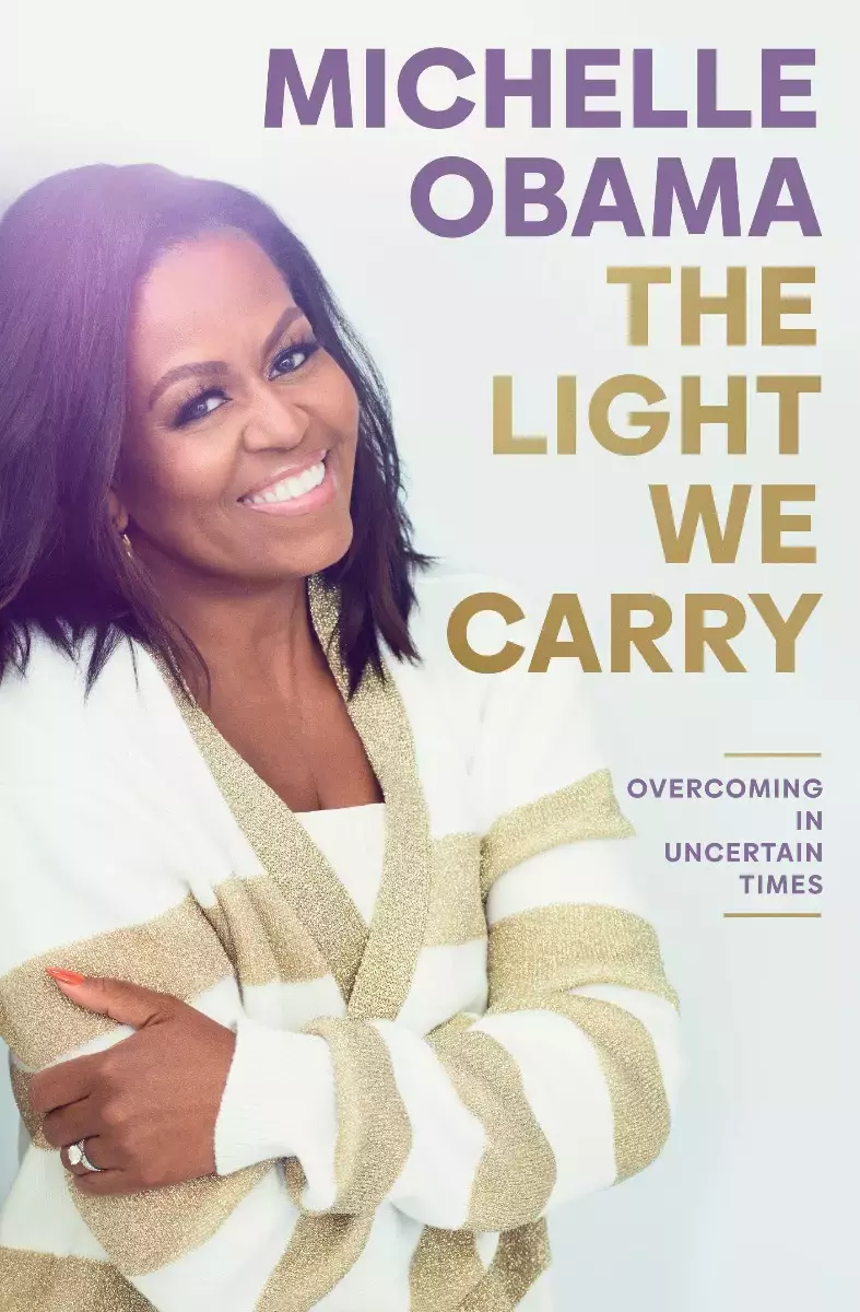Książka - The Light We Carry. Overcoming In Uncertain Times