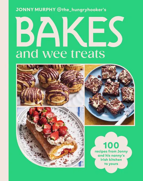 Książka - Bakes and Wee Treats
