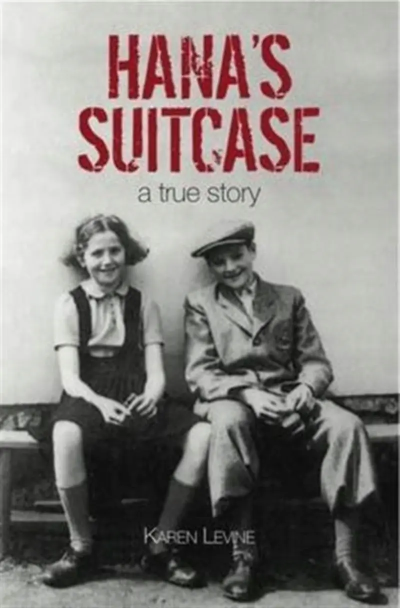 Książka - Hana's Suitcase