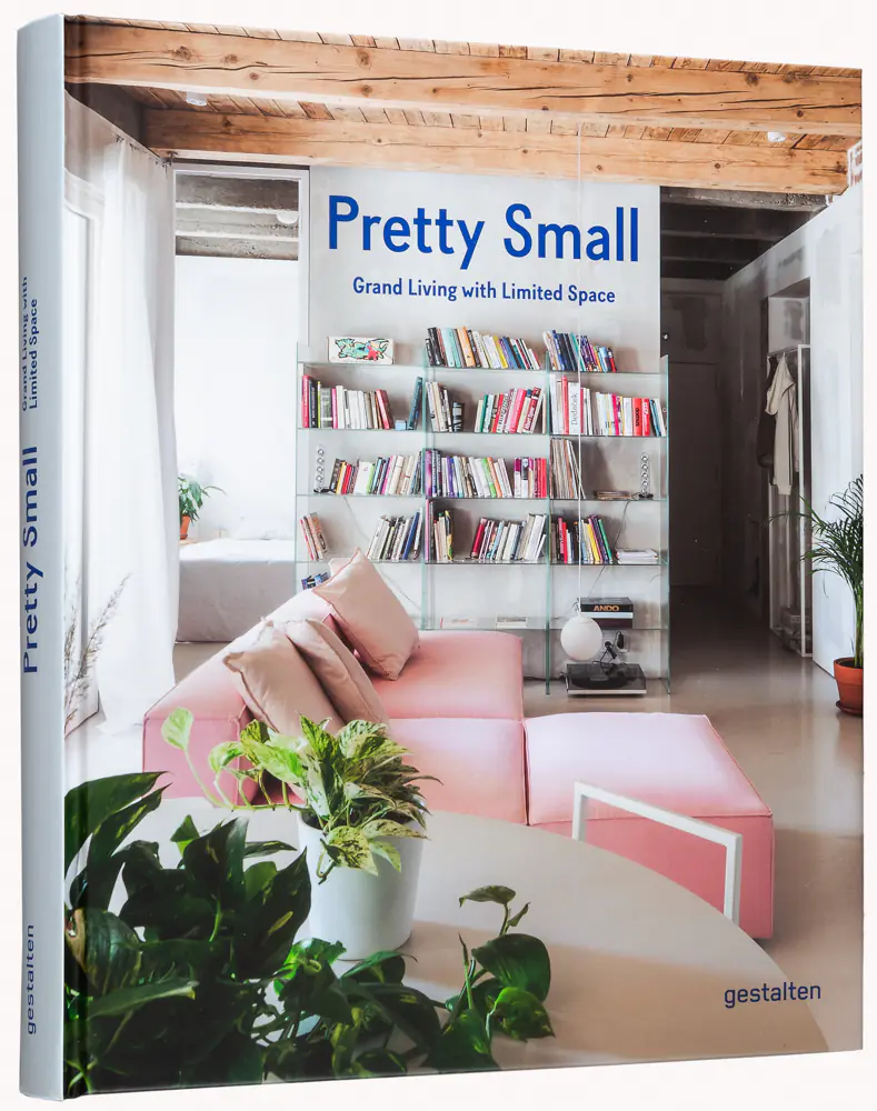 Książka - Pretty Small