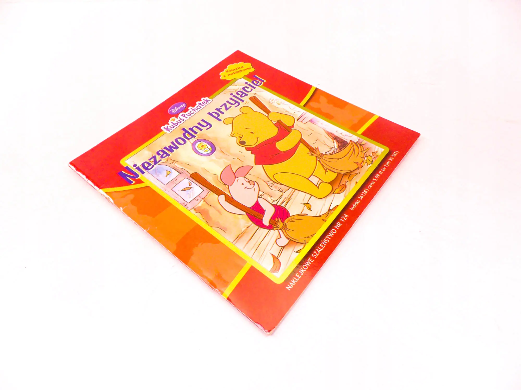 Książka - Naklejkowe szaleństwo nr 124. Kubuś Puchatek. Niezawodny przyjaciel