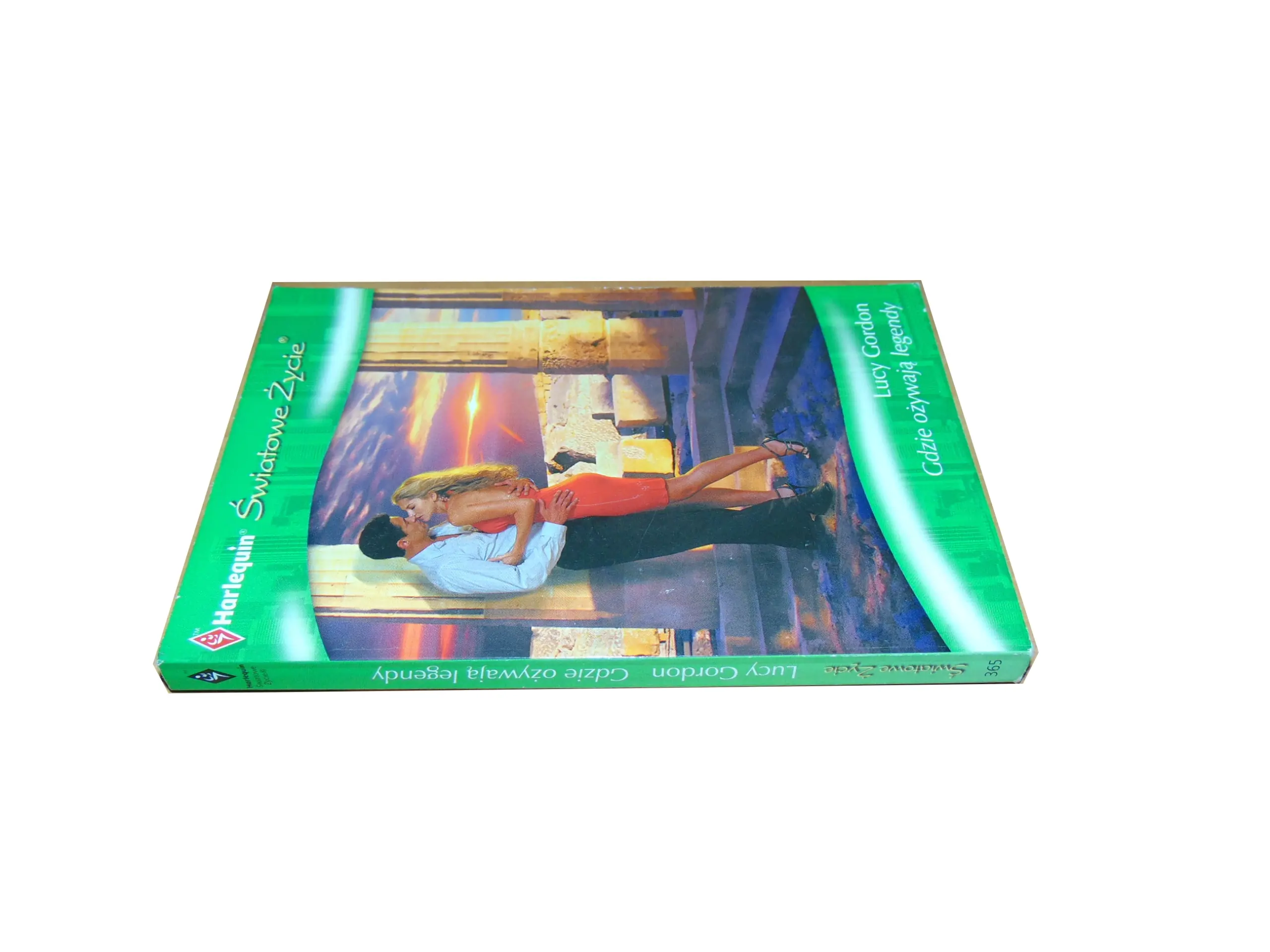 Książka - GDZIE OŻYWAJĄ LEGENDY