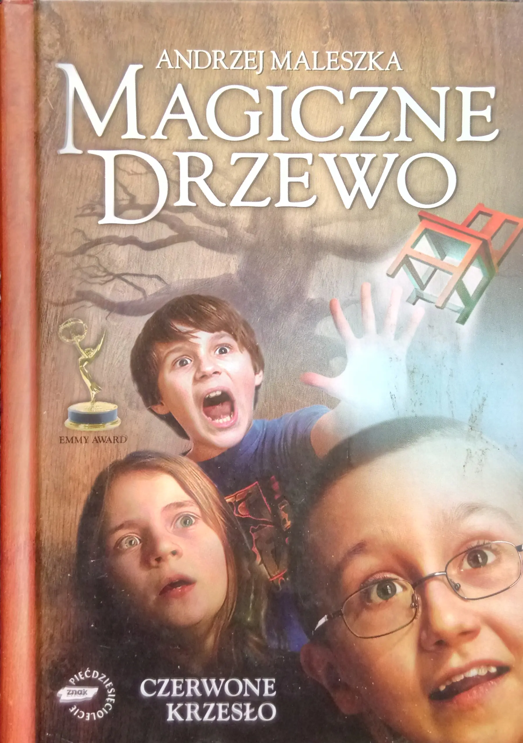 Czerwone krzesło. Magiczne drzewo. Tom 1