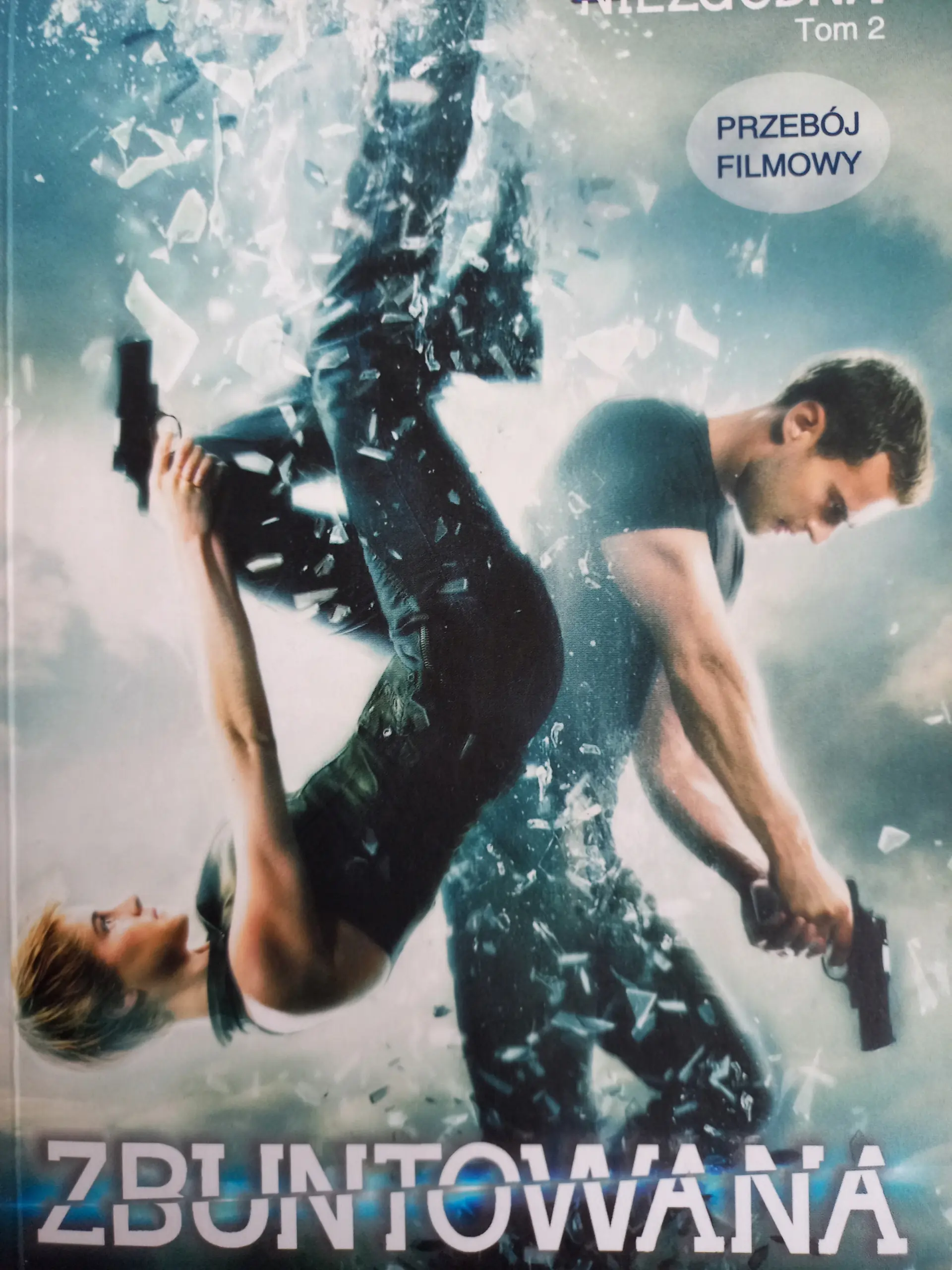 Książka - Zbuntowana. Niezgodna. Tom 2