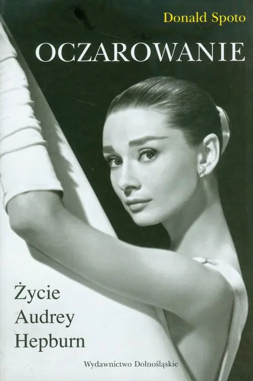 Książka - Oczarowanie. Życie Audrey Hepburn