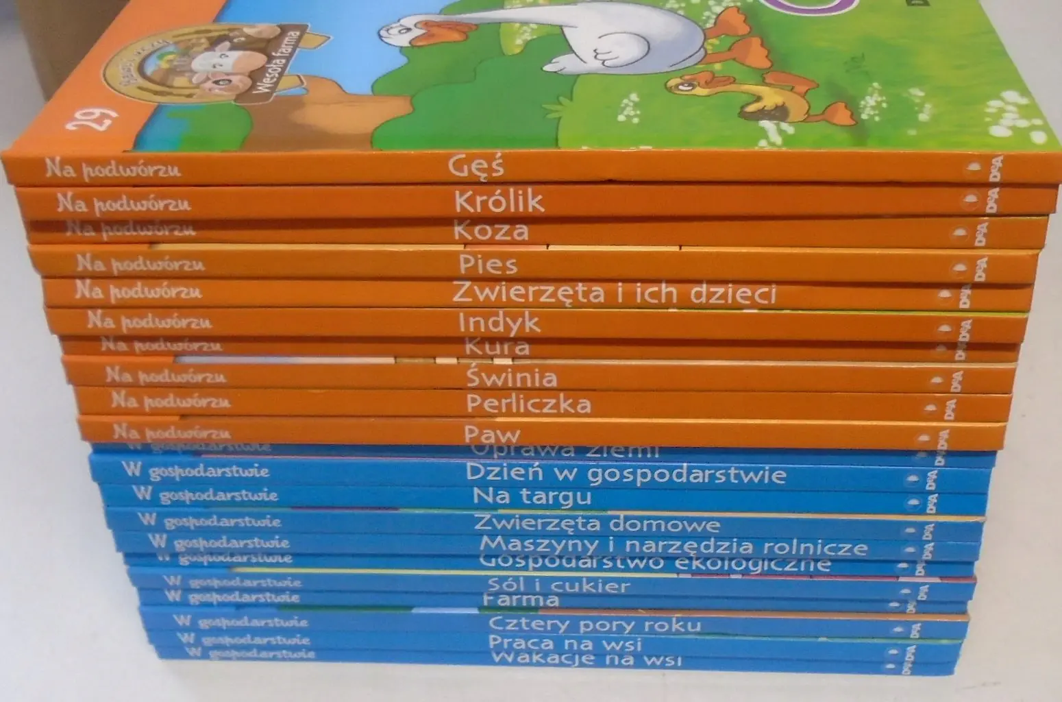 Książka - WESOŁA FARMA NA PODWÓRZU+INNE 21 EGZEMPLARZY0