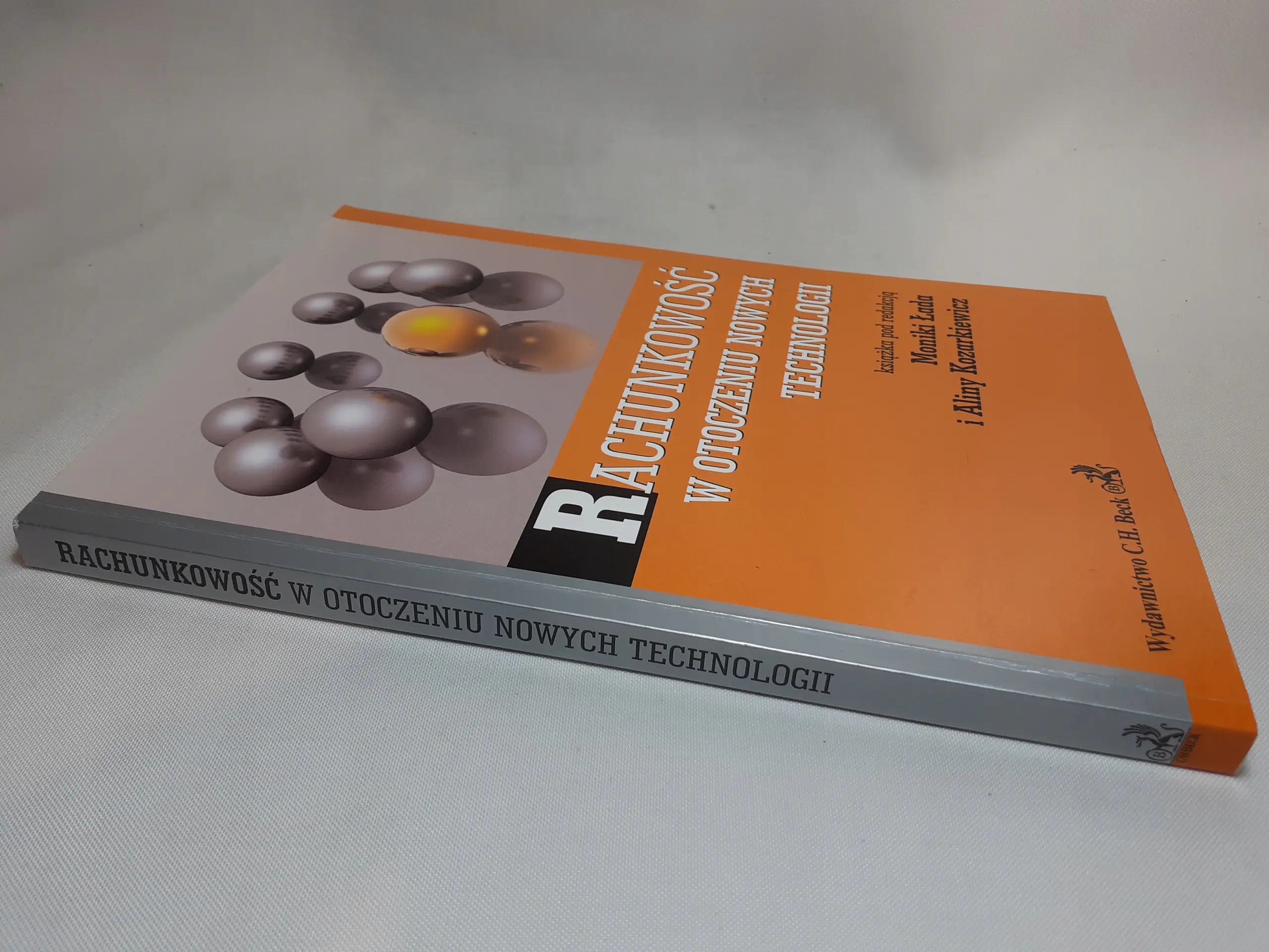 Książka - RACHUNKOWOŚĆ W OTOCZENIU NOWYCH TECHNOLOGII