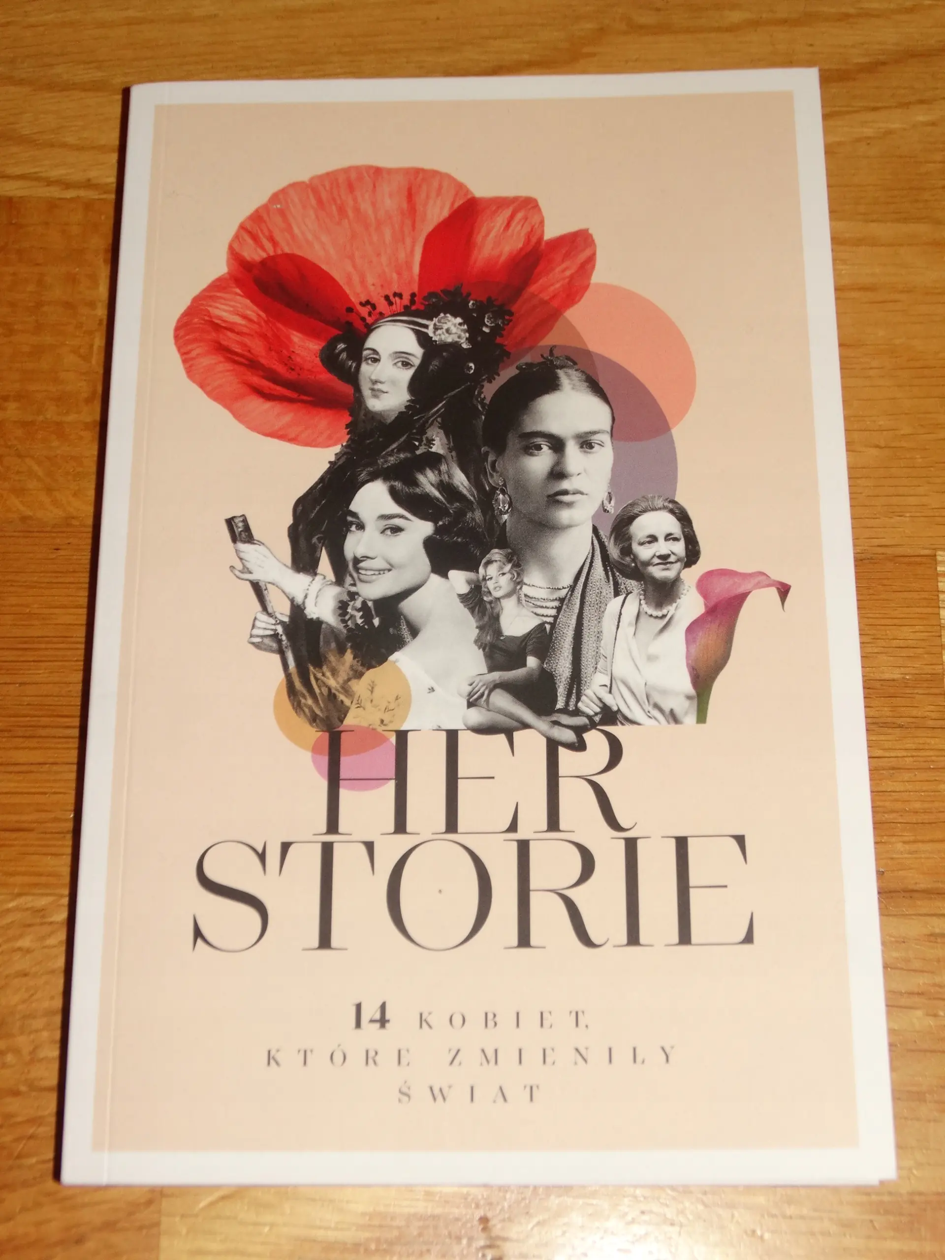 Książka - Her Storie. 14 Kobiet, które zmieniły świat