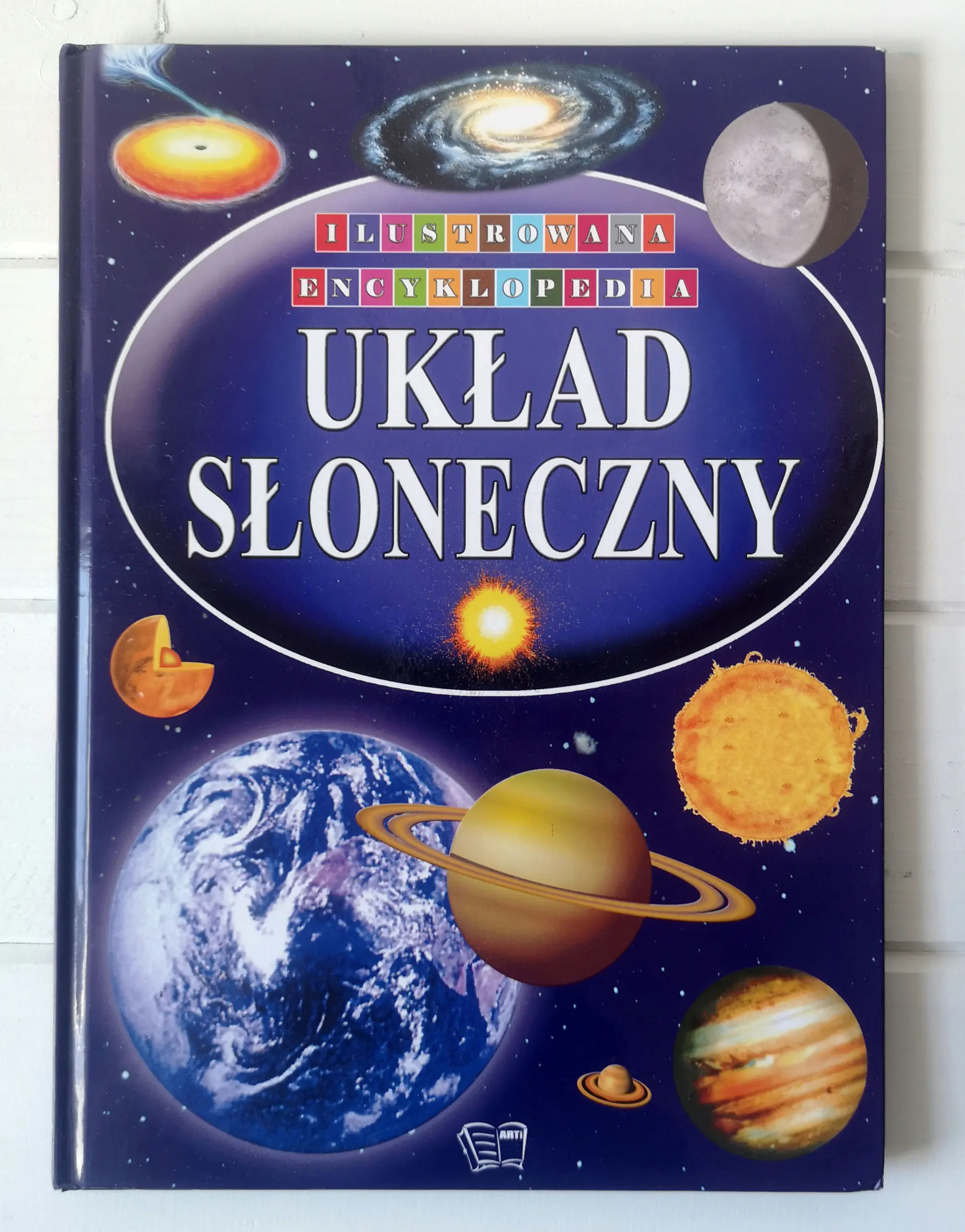 Książka - Układ słoneczny. Ilustrowana encyklopedia