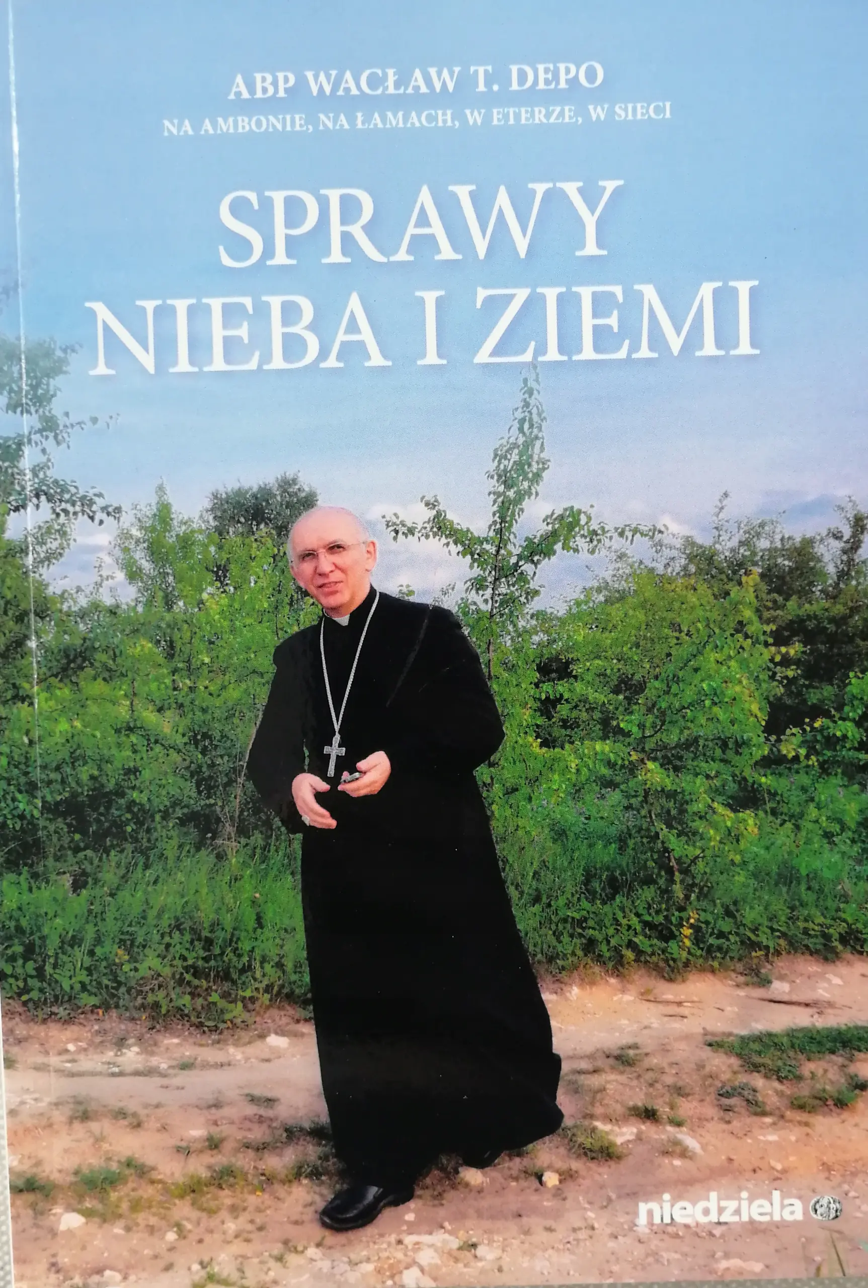 Książka - Sprawy nieba i ziemi