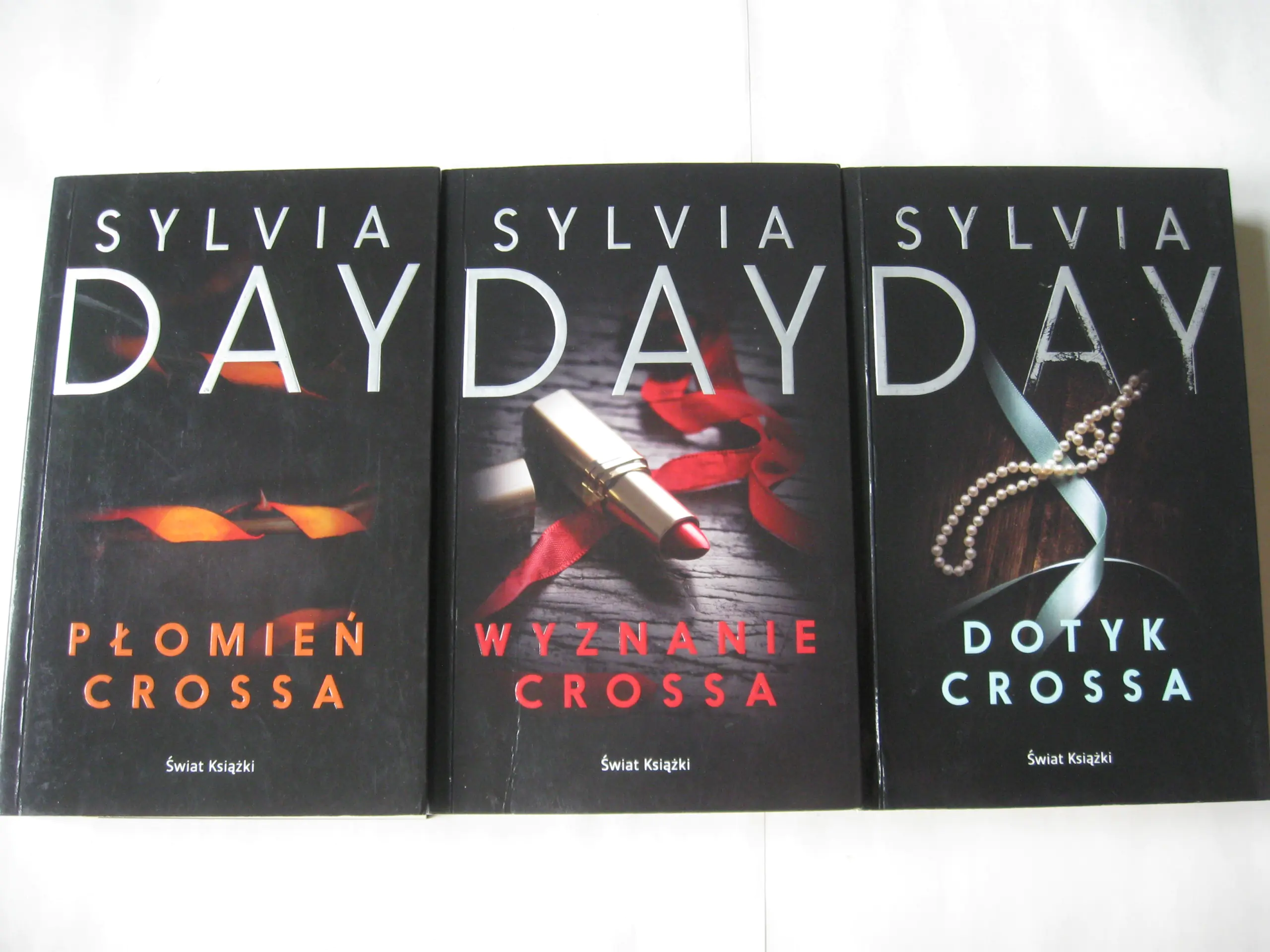 Książka - Dotyk Crossa / Płomień Crossa / Wyznanie Crossa
