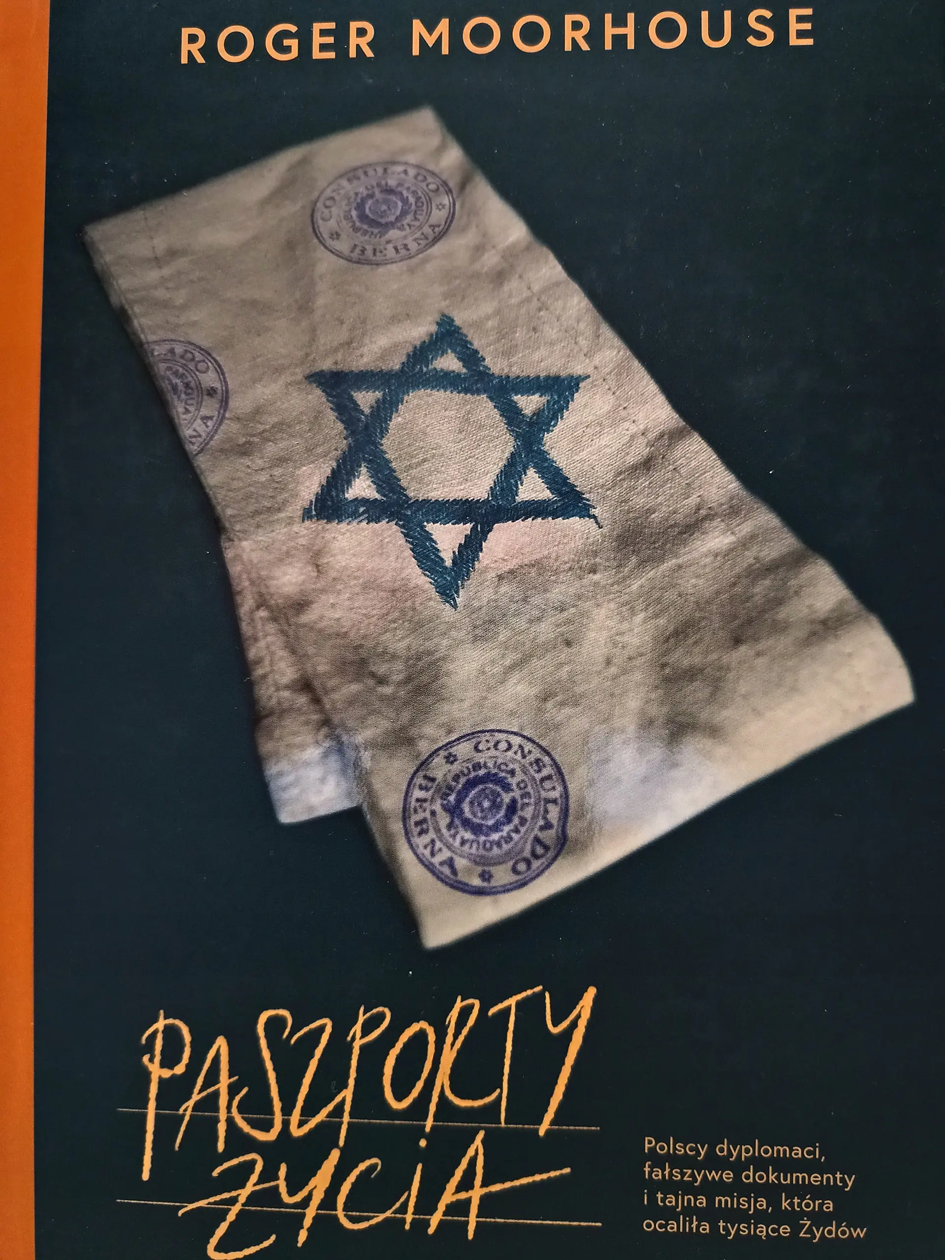 Książka - Paszporty życia. Polscy dyplomaci, fałszywe dok.