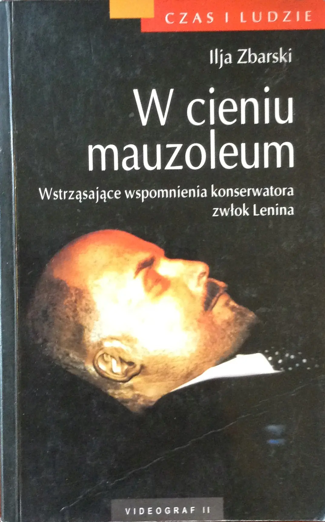 Książka - W cieniu mauzoleum