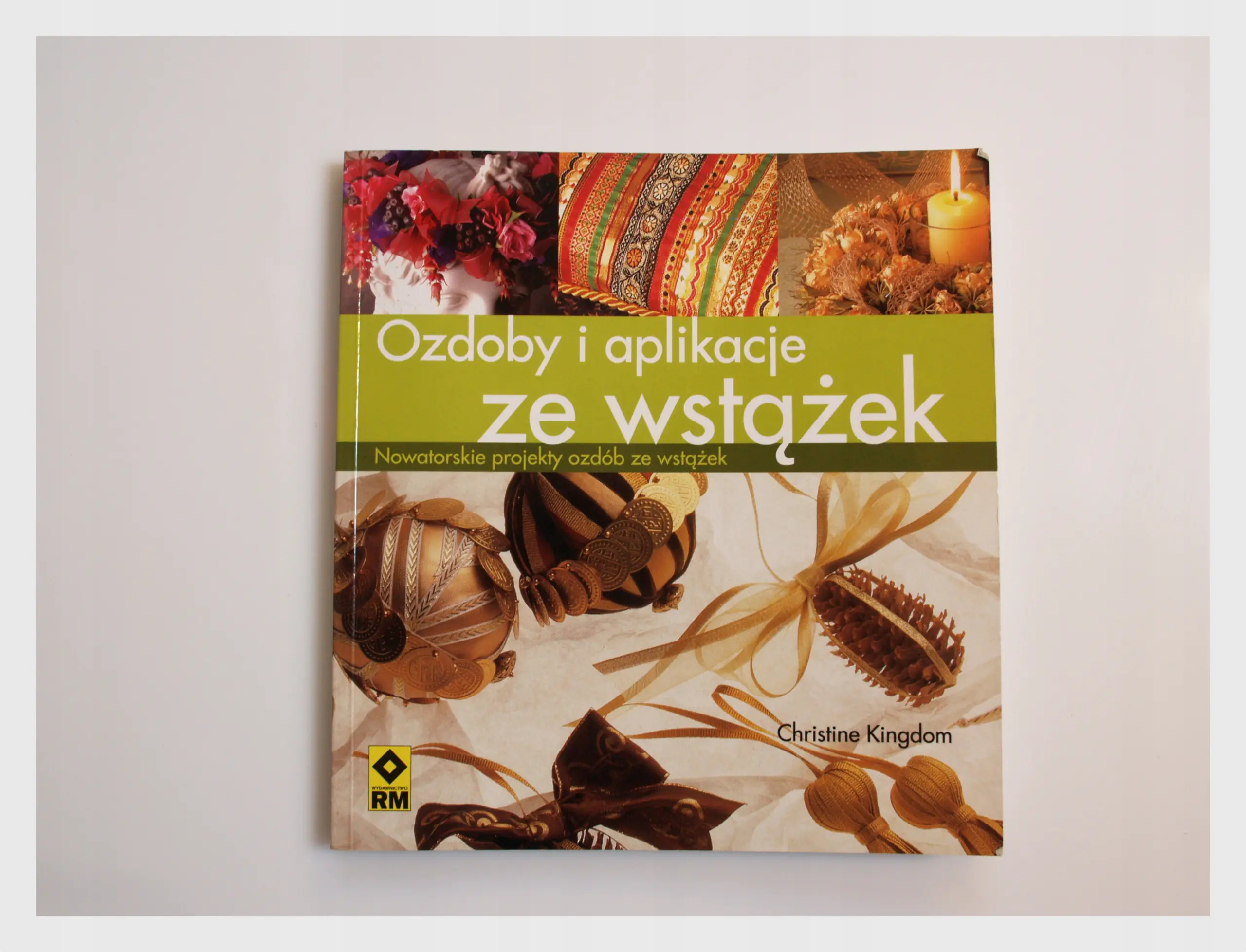 Książka - Ozdoby i aplikacje ze wstążek