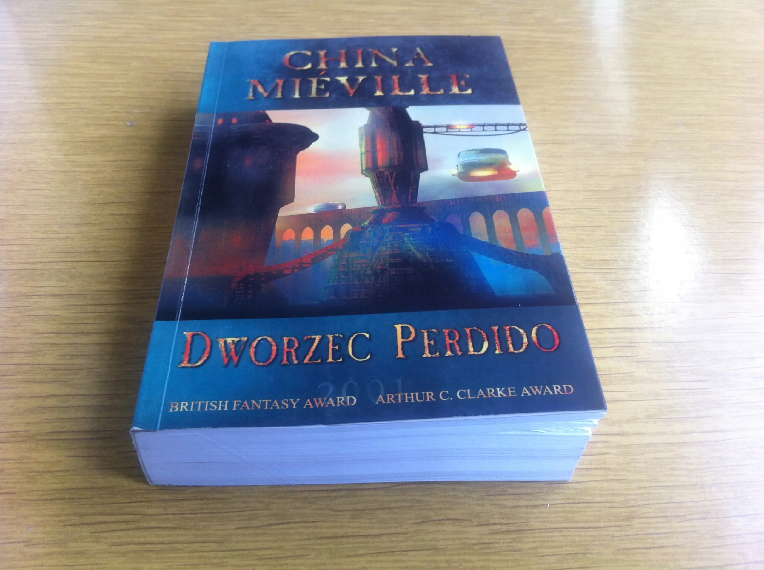 Książka - Dworzec Perdido. Nowe Crobuzon. Tom 1