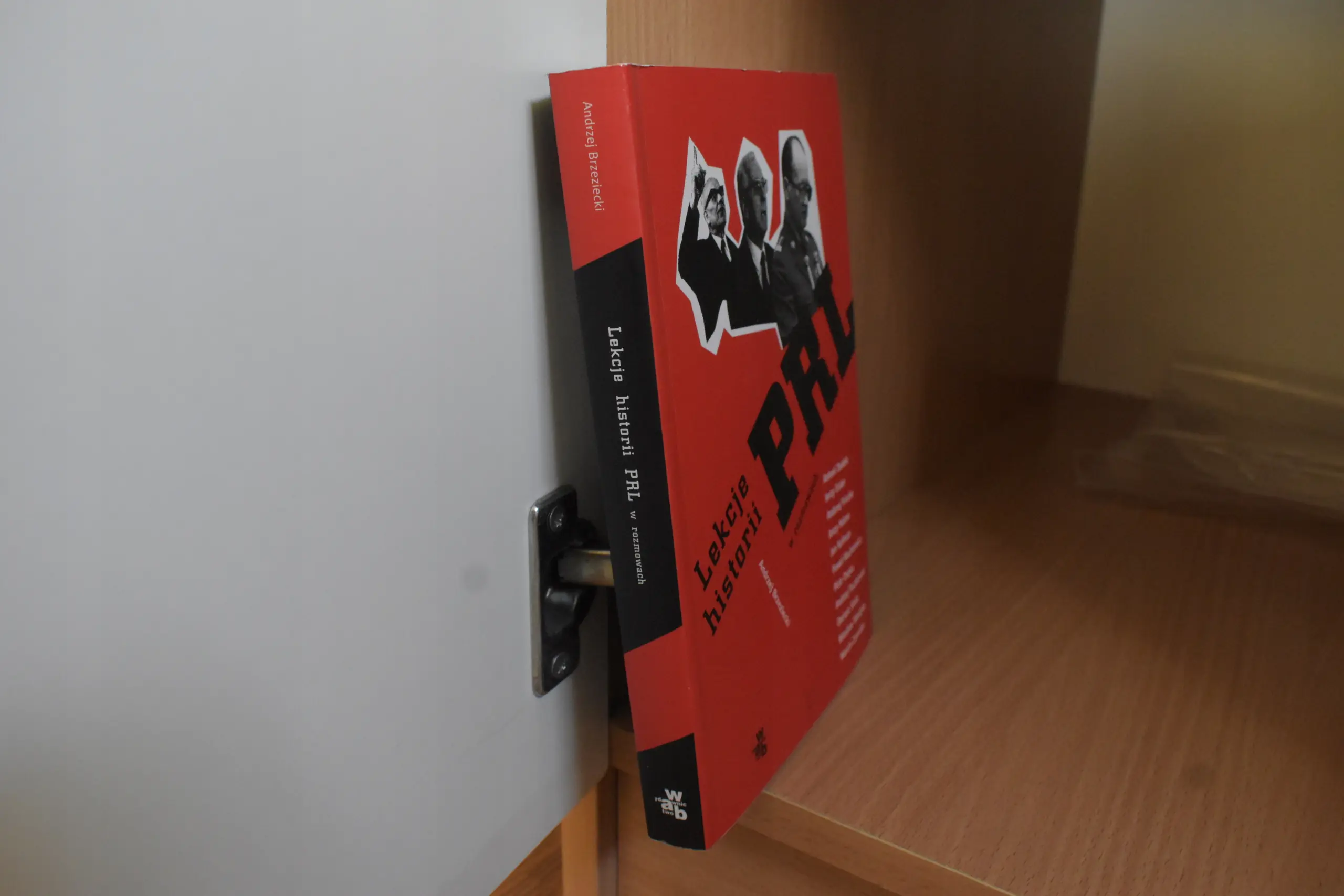 Książka - Lekcje historii PRL