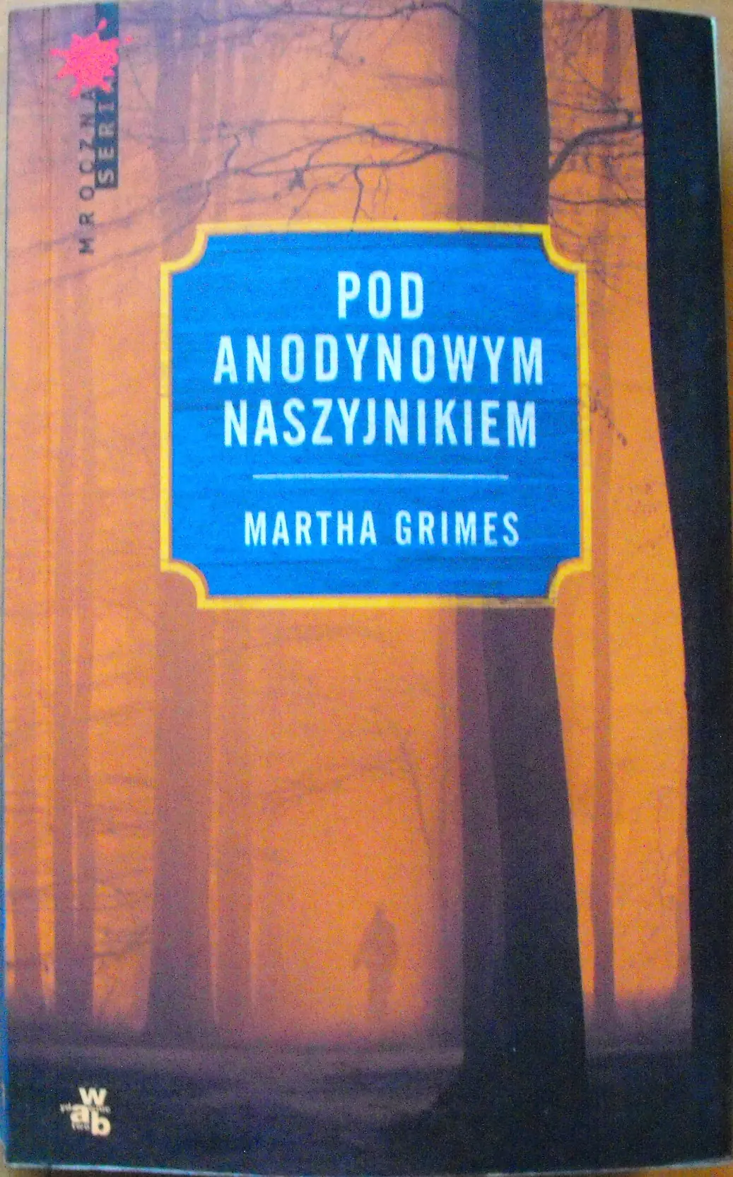 Pod anodynowym naszyjnikiem