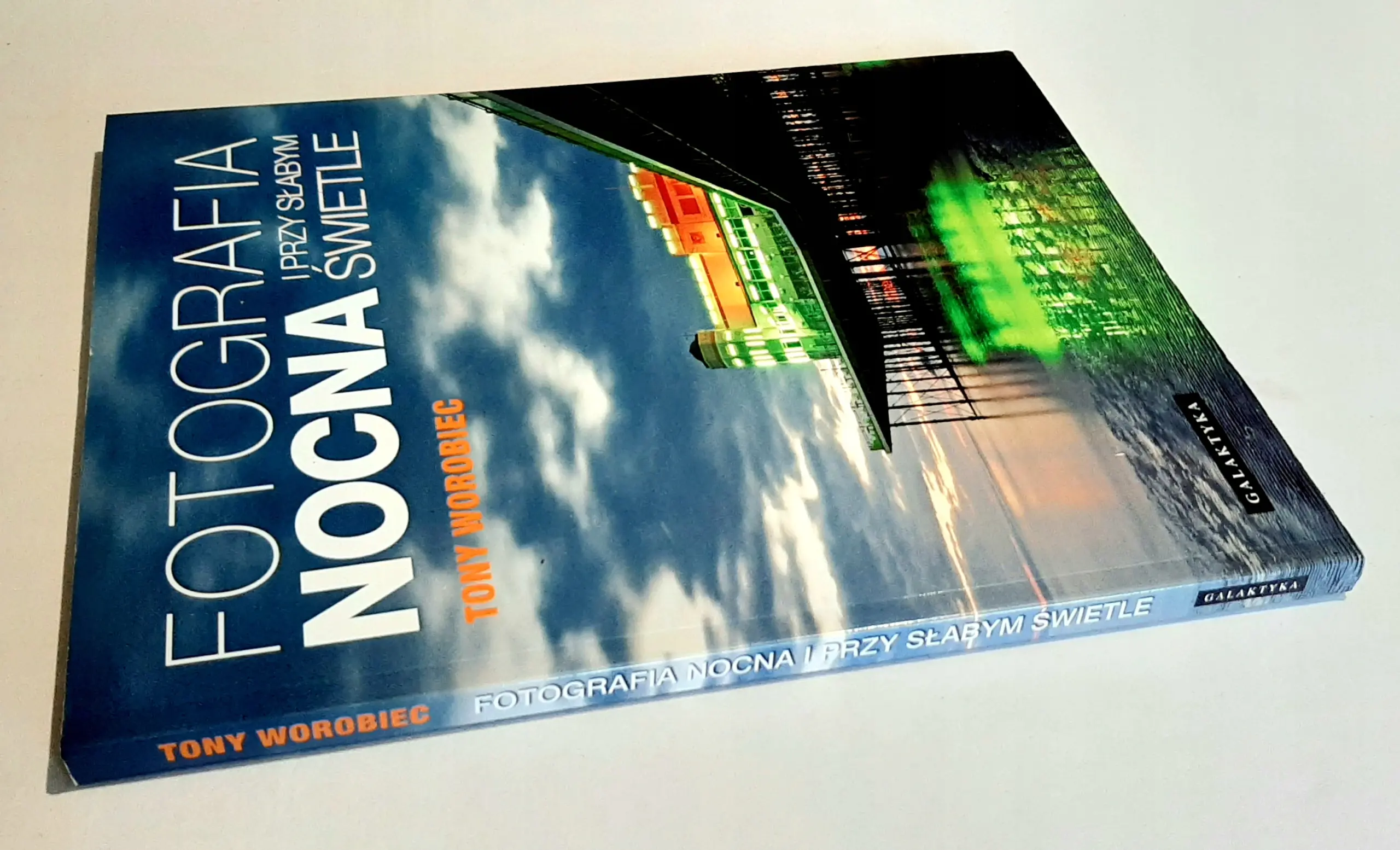 Książka - Fotografia nocna i przy słabym świetle