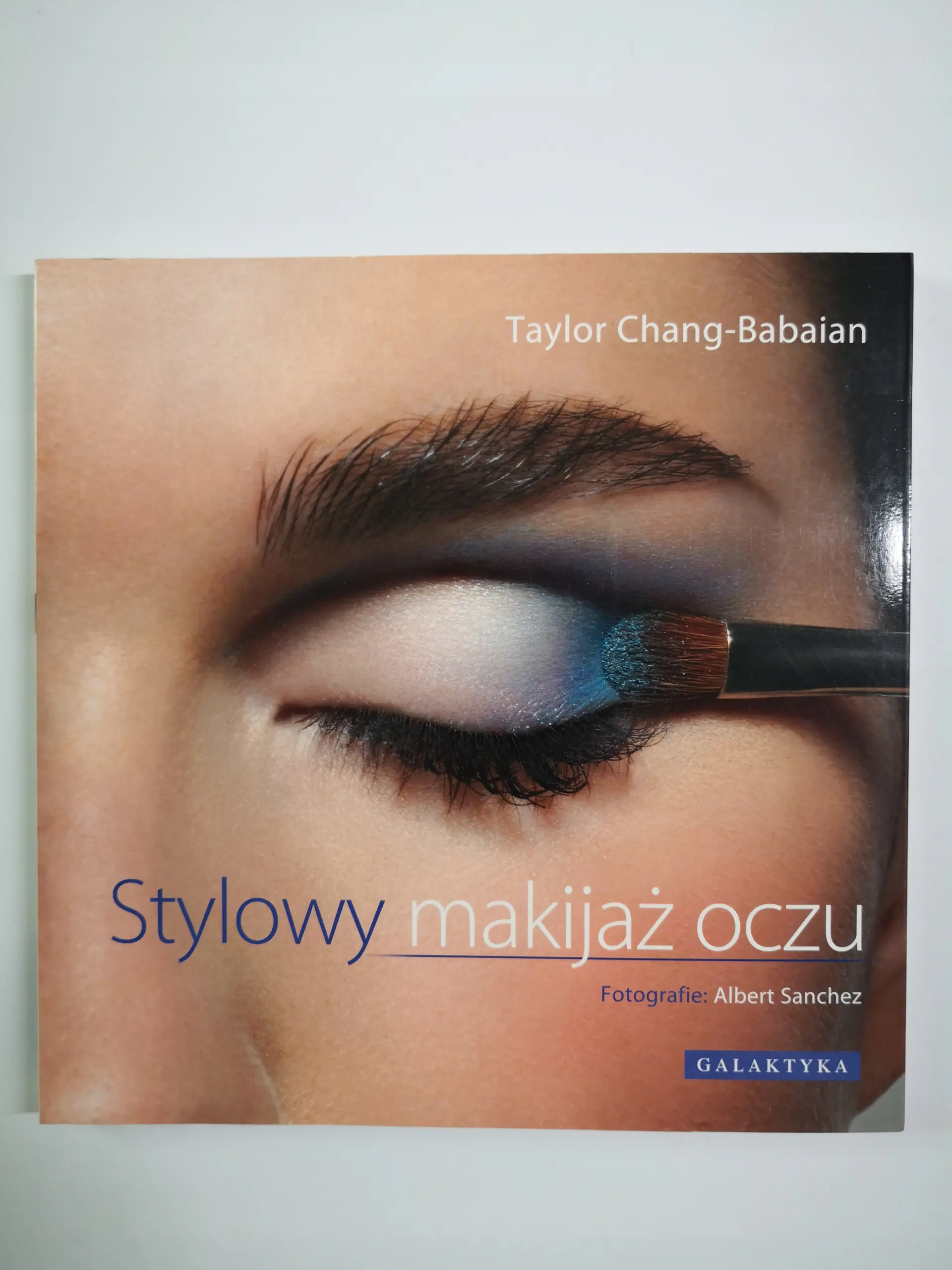 Książka - Stylowy makijaż oczu