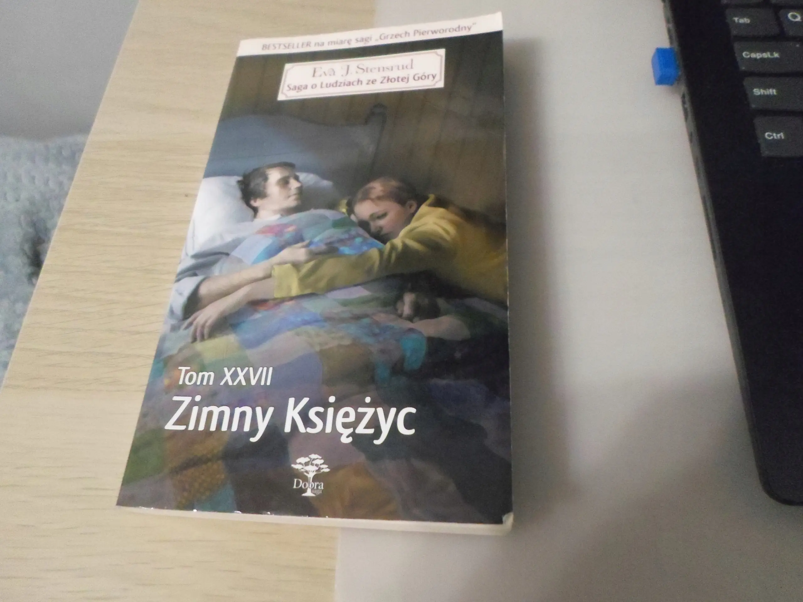 Książka - Saga o Ludziach ze Złotej Góry "Zimny Księżyc"- tom 27