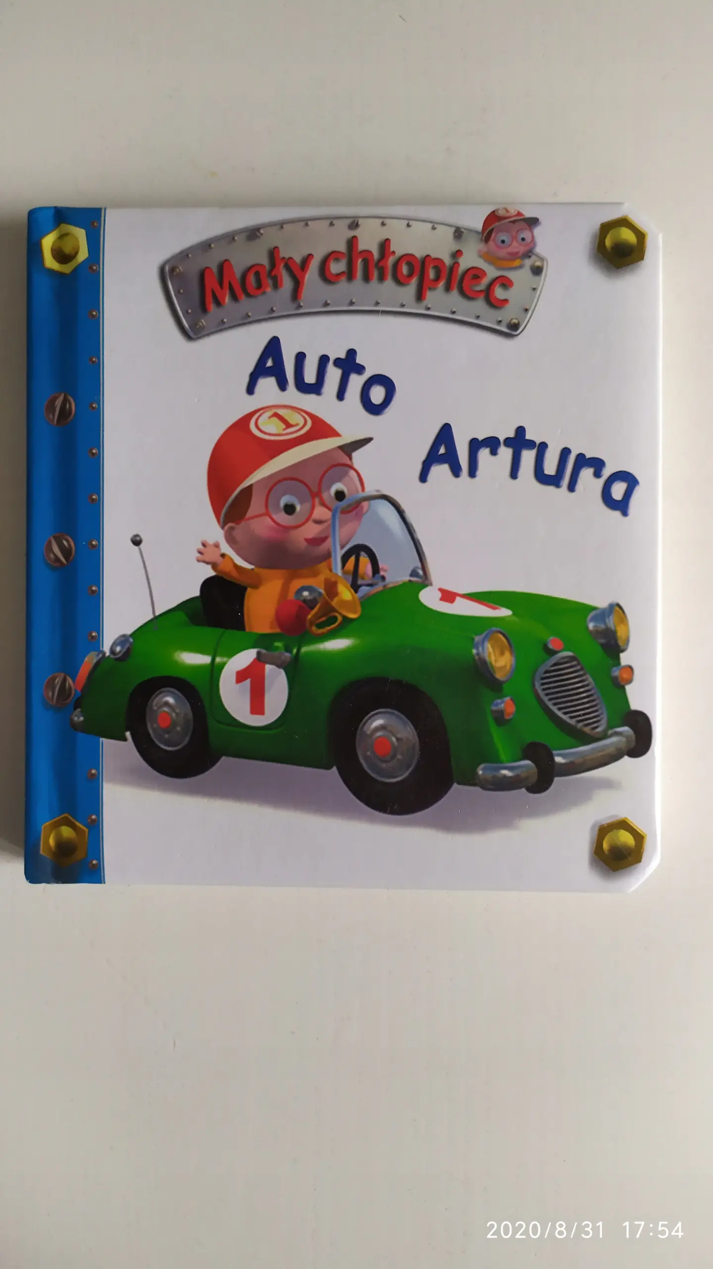 Książka - Mały chłopiec. Auto Artura