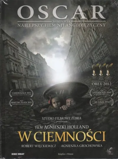 Książka - W ciemności (wydanie z książeczką)