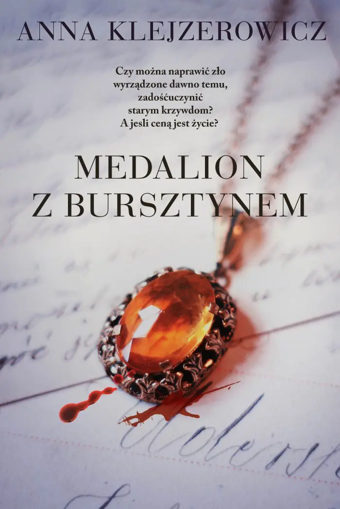 Książka - Medalion z bursztynem