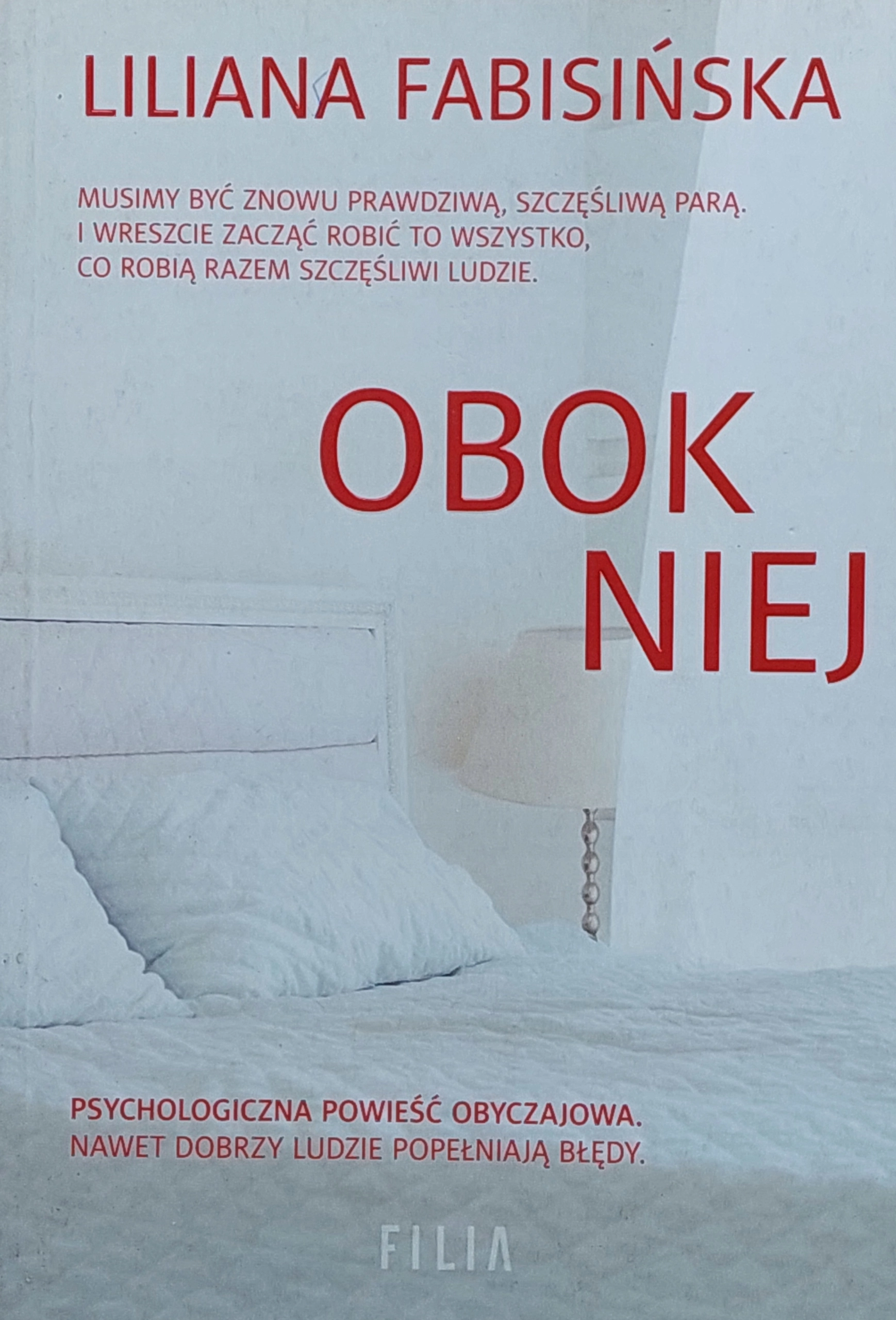 Książka - Obok niej