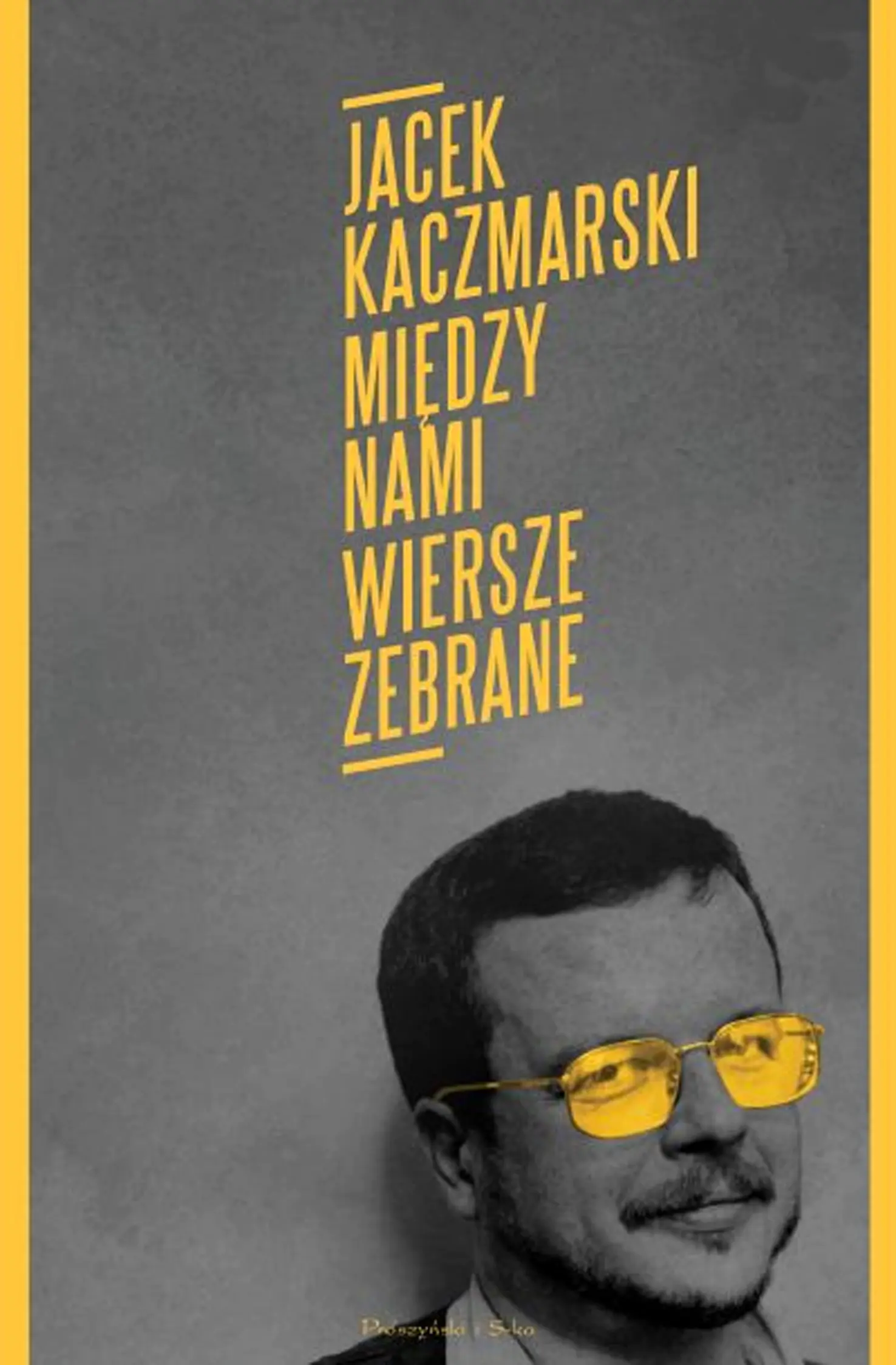 Książka - Między nami. Wiersze zebrane