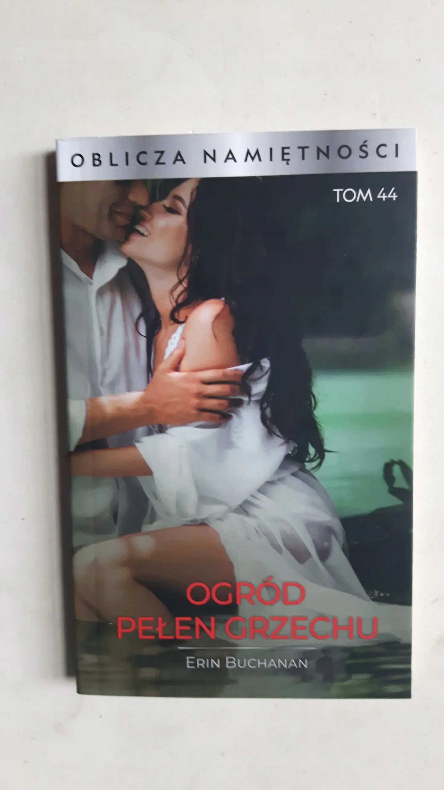 Książka - OBLICZA NAMIETNOSCI 44 Ogrod pelen grzechu