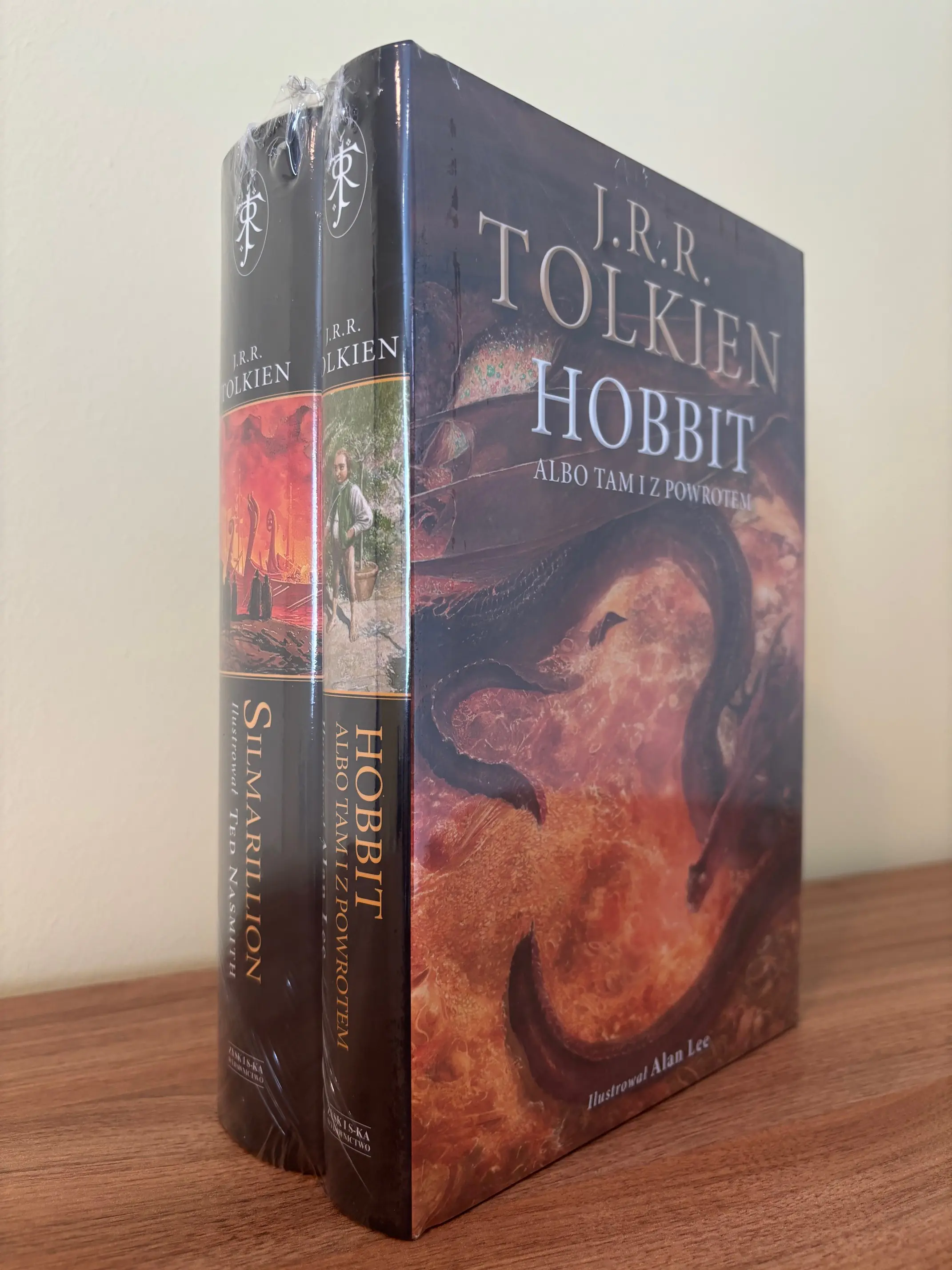 Książka - Pakiet Hobbit Ilus. + Silmarillion Ilus.