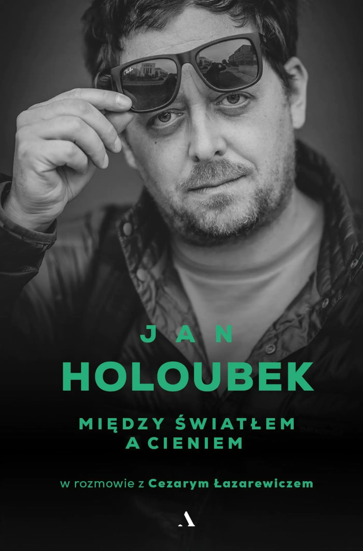 Książka - Między światłem a cieniem