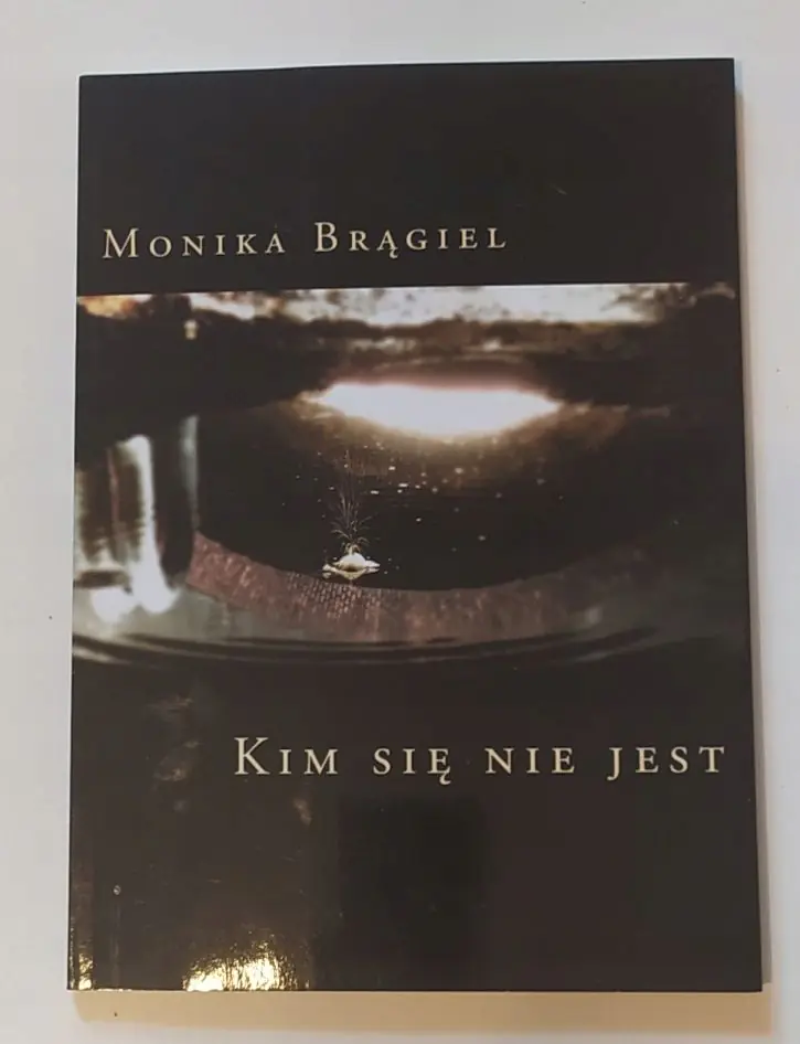 Książka - KIM SIĘ NIE JEST