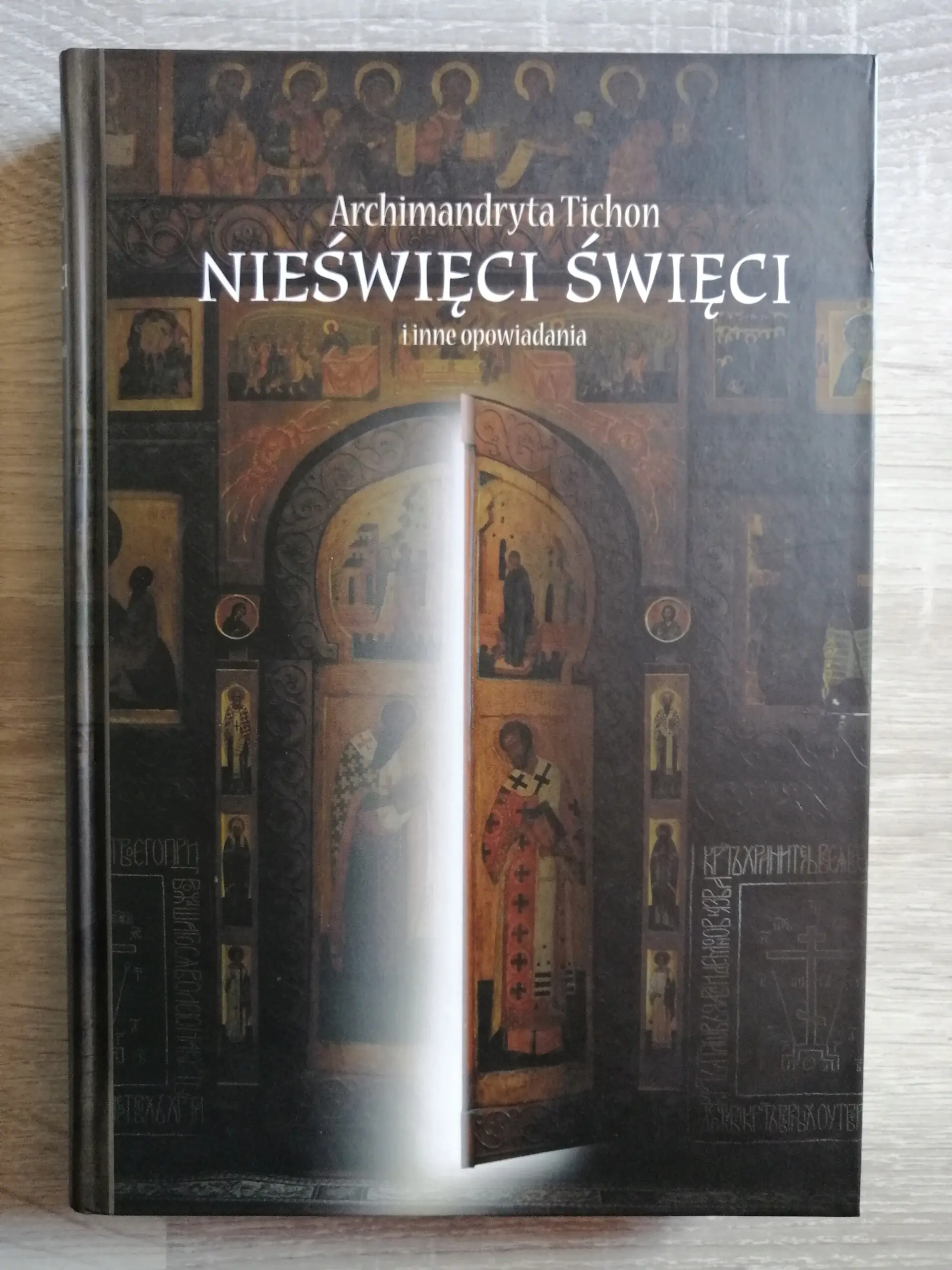 Książka - Nieświęci święci i inne opowiadania