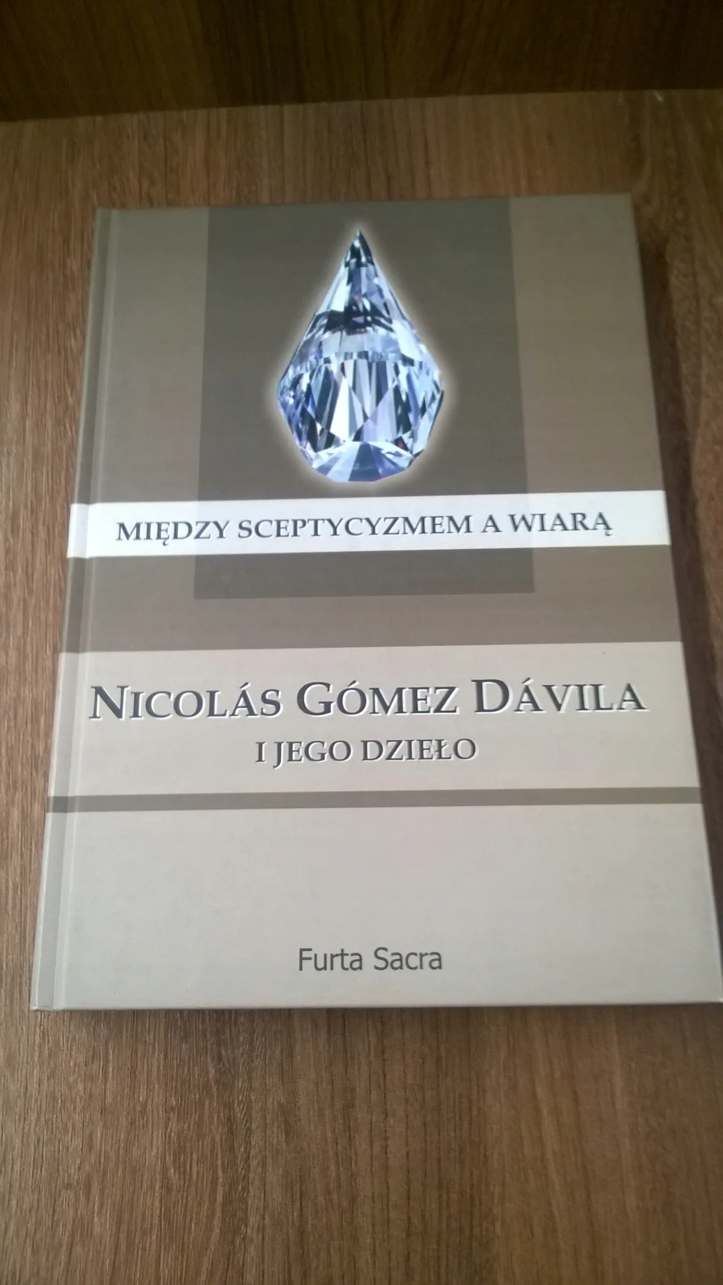 Książka - Między sceptycyzmem a wiarą