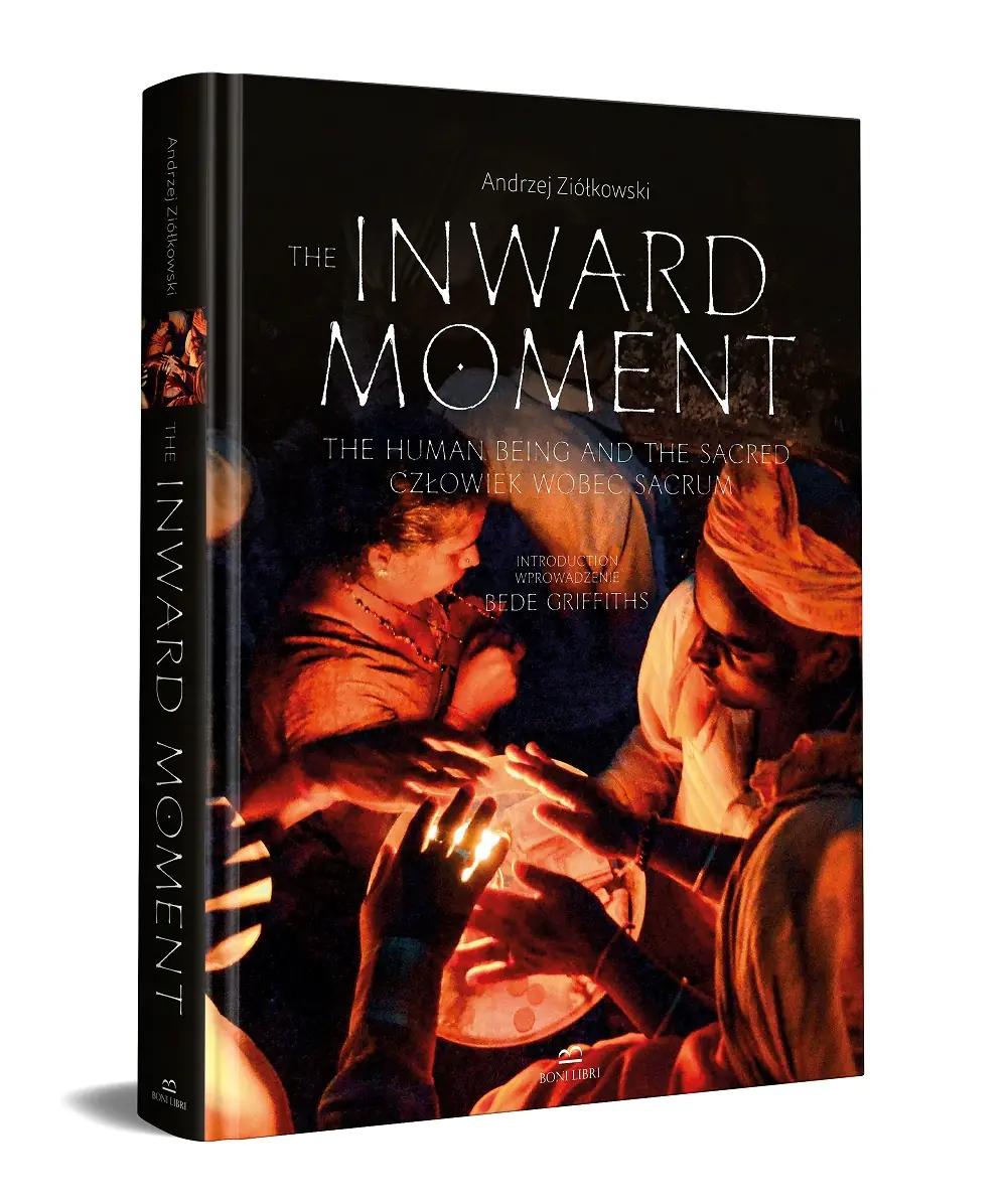 Książka - The Inward Moment. Człowiek wobec sacrum