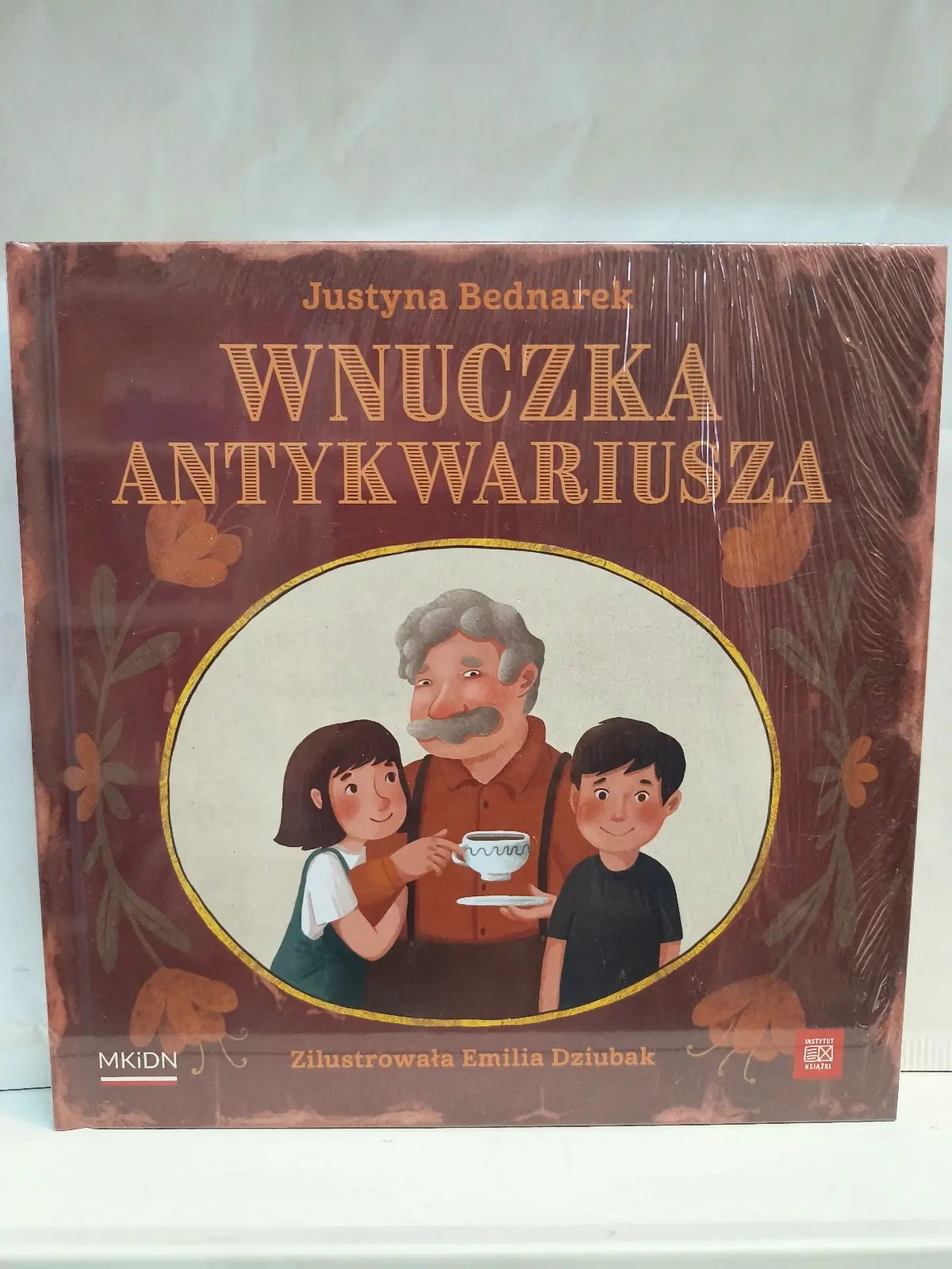 Książka - Wnuczka antykwariusza