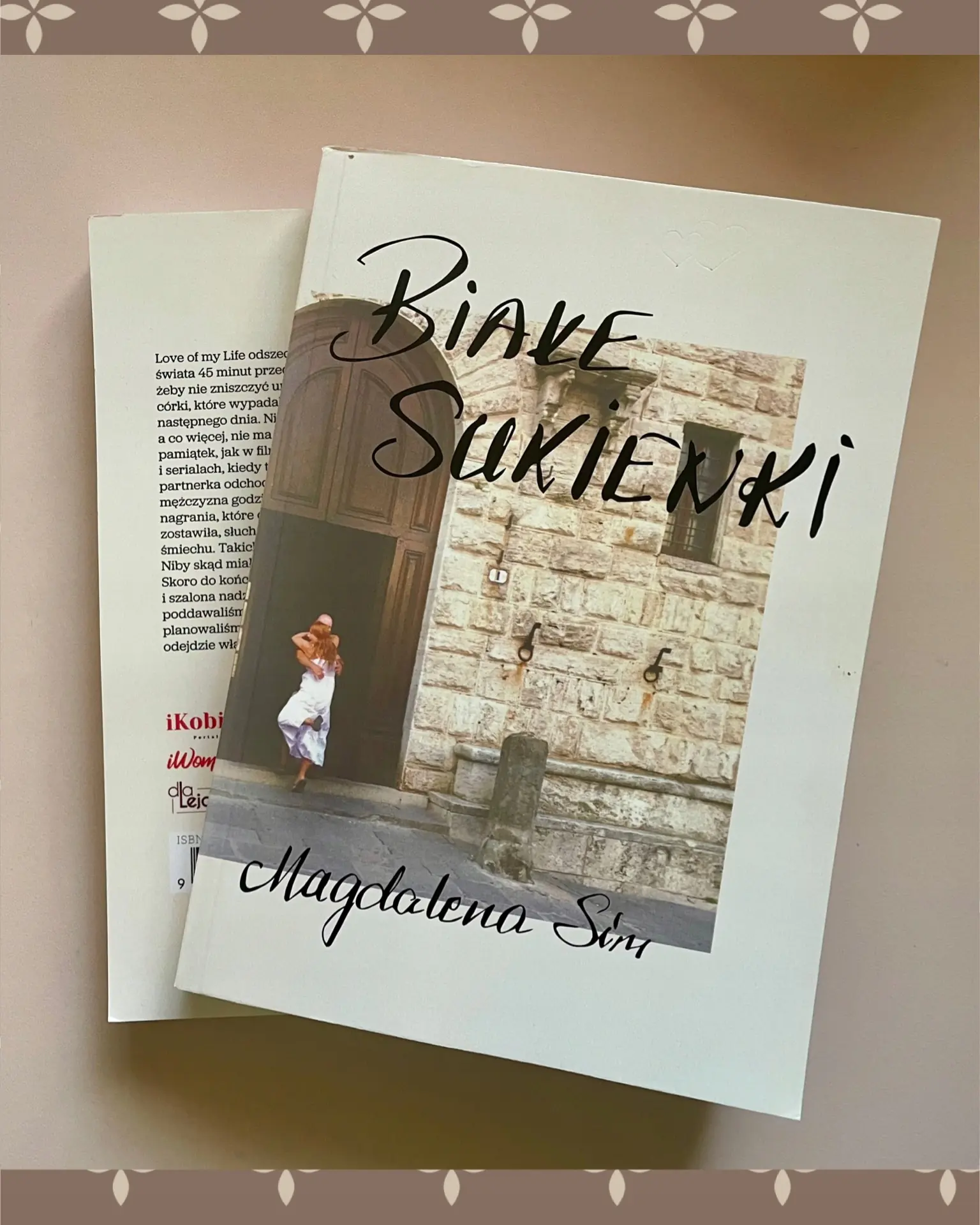 Książka - Białe sukienki
