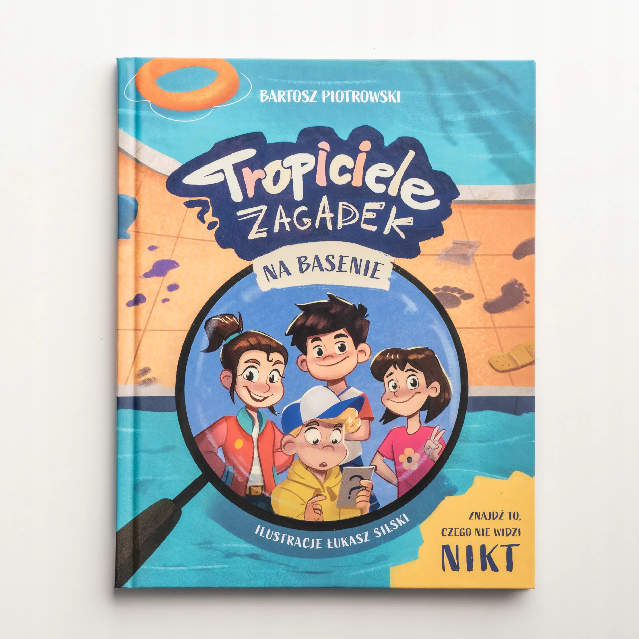Książka - Tropiciele Zagadek: Na basenie